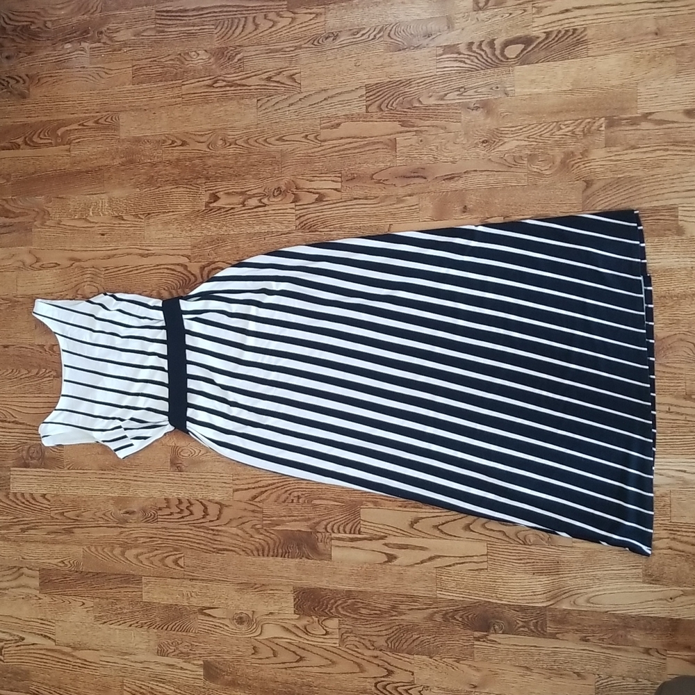 (MP) Ann Taylor Petite Black and White Maxi Super Soft Summer Vacation Wedding